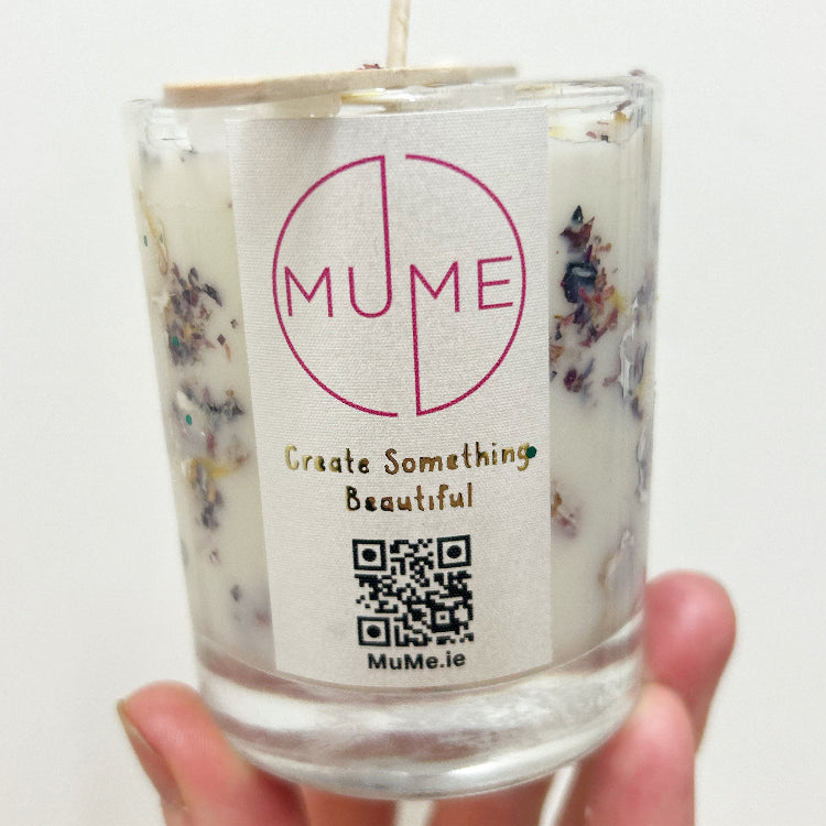 soy candle with dried flowers