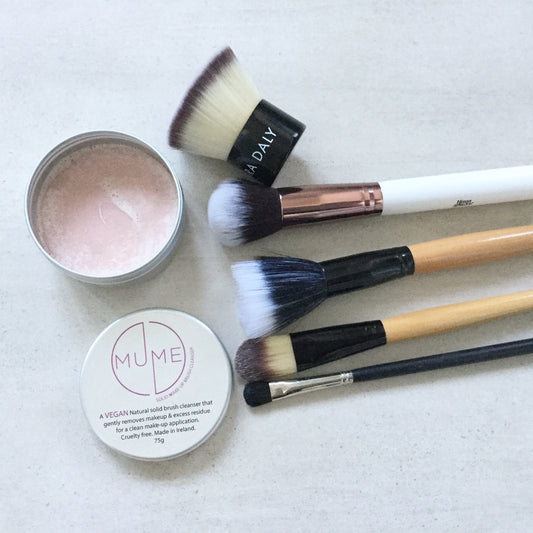 MuMe brush cleanser and makeup brushes